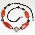 vechi colier tuareg . carnelian Idar-Oberstein & trade beads. Niger